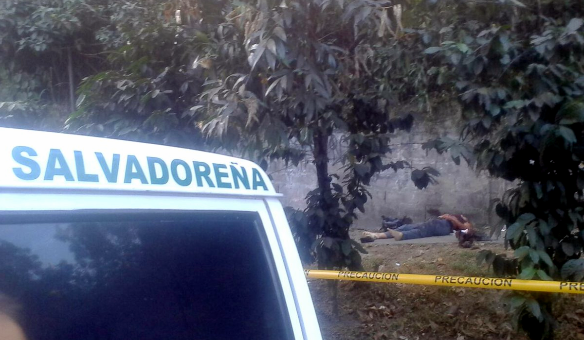 fotos-asesinan-a-mujer-frente-a-un-motel-de-mejicanos