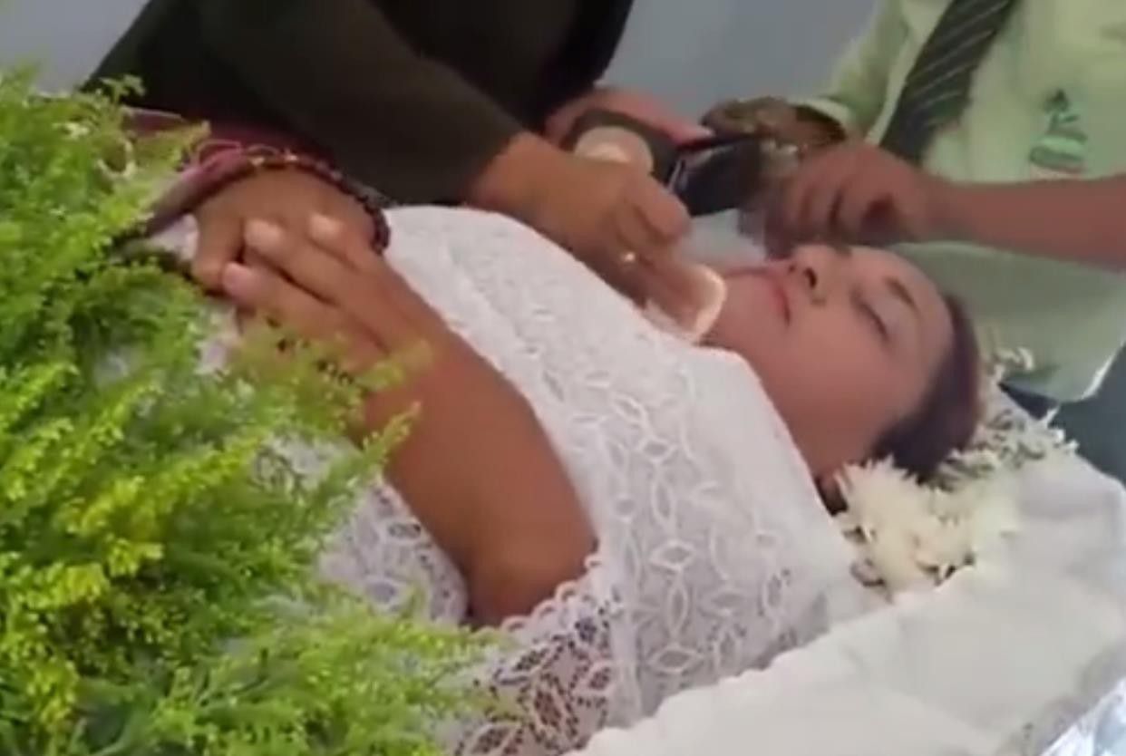 video-mujer-organizo-su-funeral-para-ver-quien-asistia