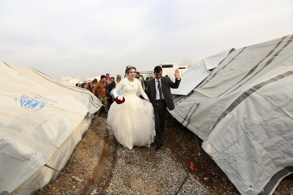 se-celebra-la-primera-boda-en-un-campo-de-refugiados-en-irak