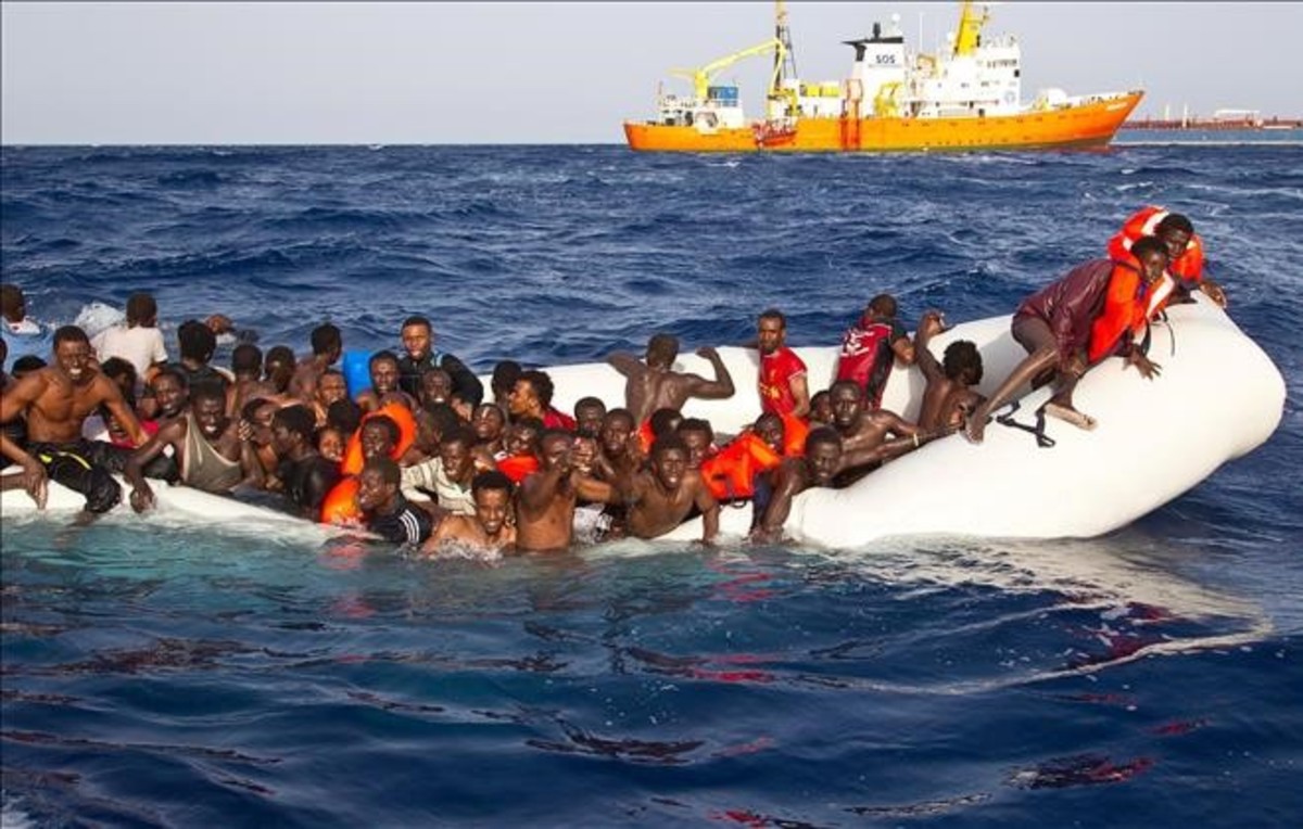 naufragio-de-barco-con-600-inmigrantes-deja-al-menos-30-muertos