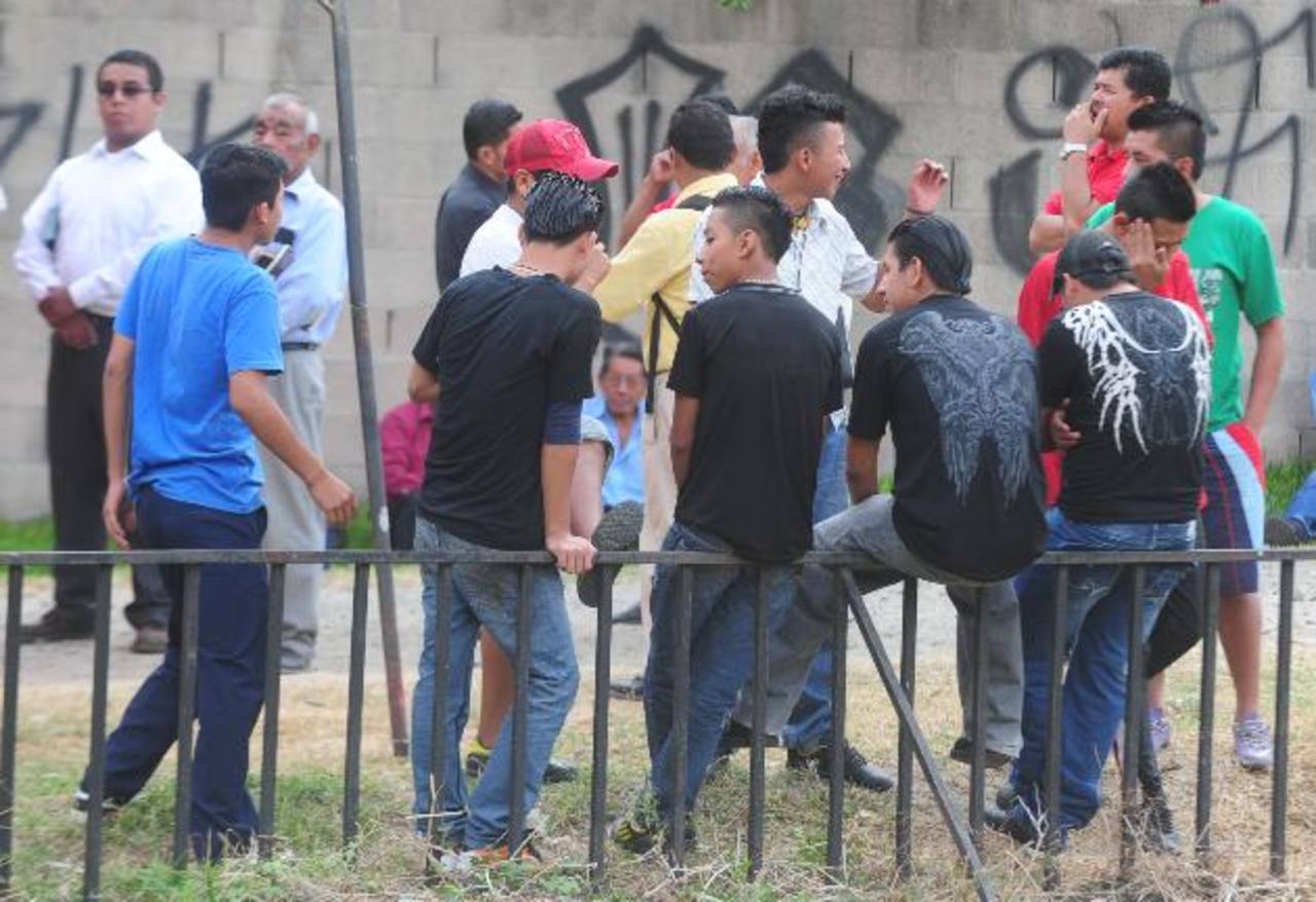 pandilleros-obligan-a-familias-enteras-a-abandonar-sus-hogares-en-panchimalco