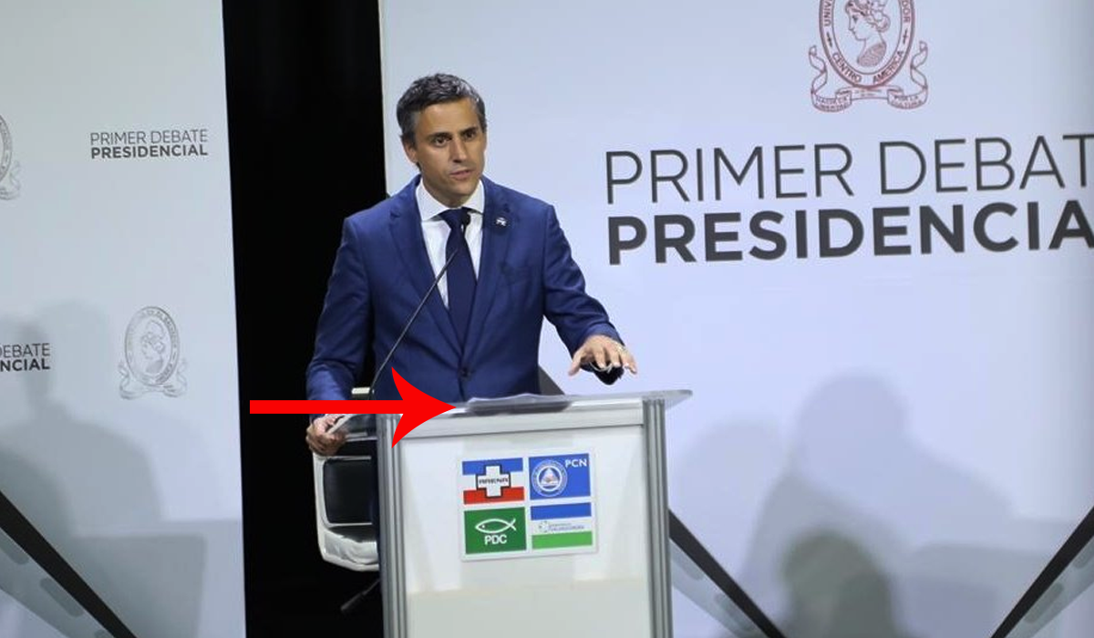 UES permitió que Calleja usara papeles de apoyo pese a que sus mismas reglas lo prohibían ues-permitio-que-calleja-usara-papeles-de-apoyo-pese-a-que-sus-mismas-reglas-lo-prohibian