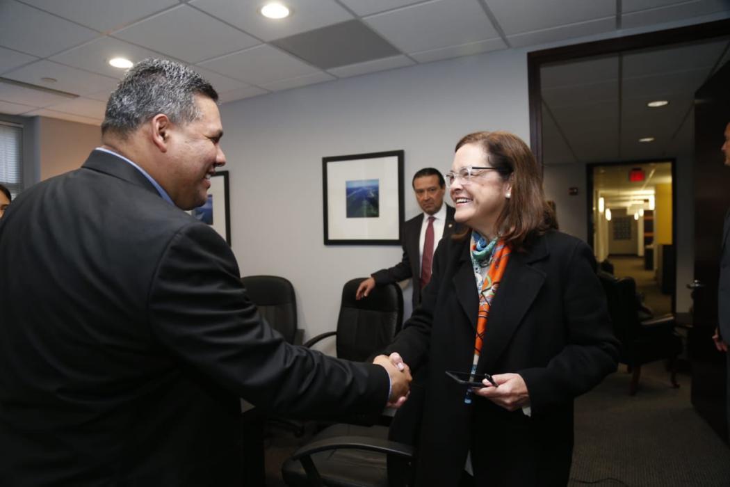 Canciller busca solución migratoria para salvadoreños bajo el TPS canciller-busca-solucion-migratoria-para-salvadorenos-bajo-el-tps