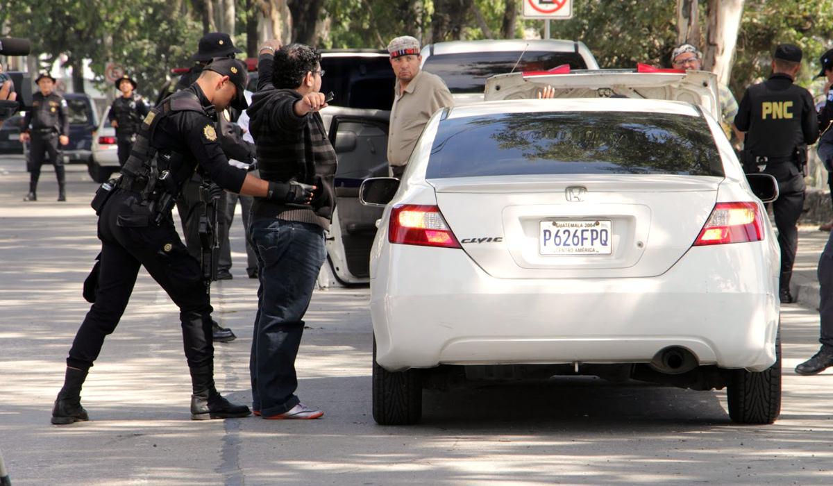 pandillera-salvadorena-es-arrestada-en-guatemala-por-intentar-matar-a-cinco-policias