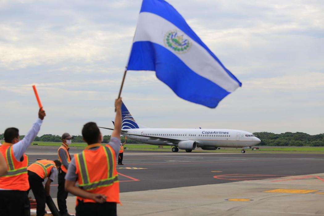 Aerolíneas que aterricen en suelo salvadoreño tendrán que exigir a sus pasajeros prueba PCR negativa de COVID19 aerolineas-que-aterricen-en-suelo-salvadoreno-tendran-que-exigir-a-sus-pasajeros-prueba-pcr-negativa-de-covid19