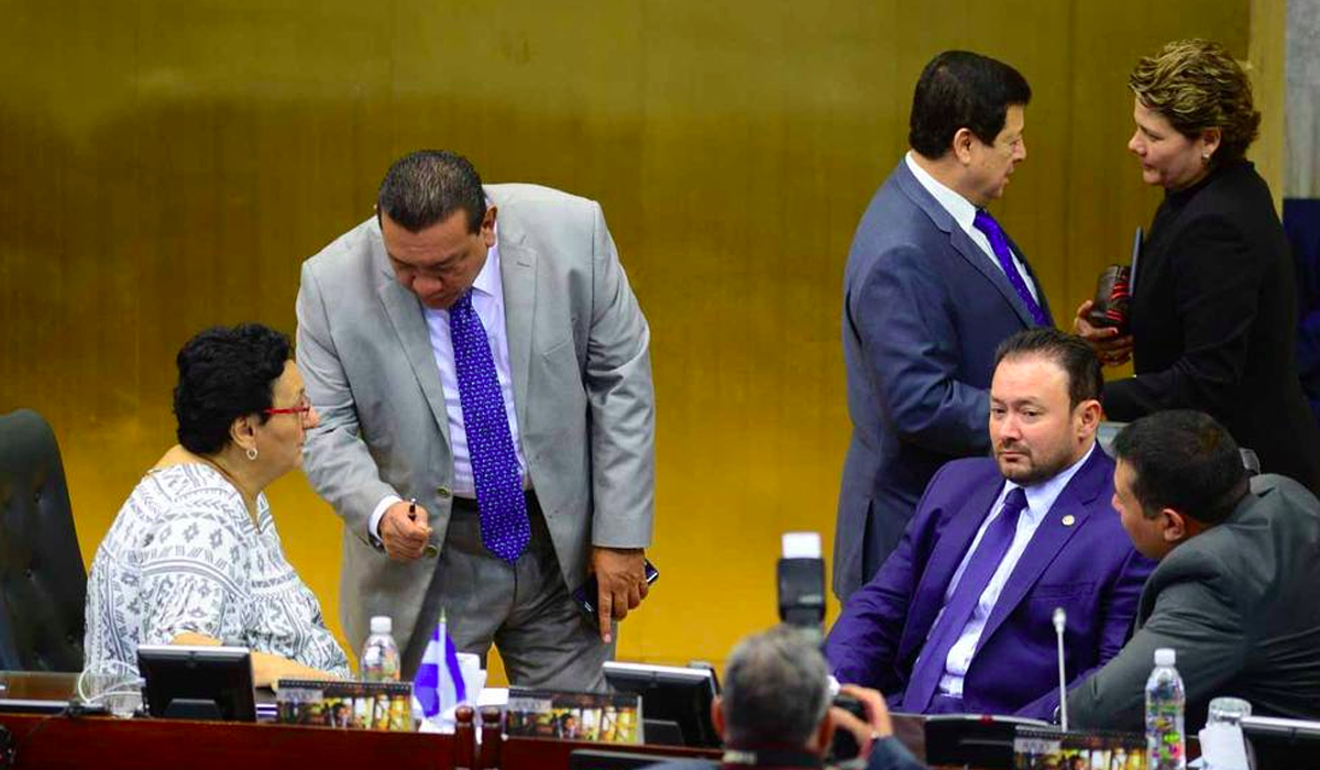 diputados-suspenden-trabajo-este-dia-en-asamblea-para-ir-al-cine