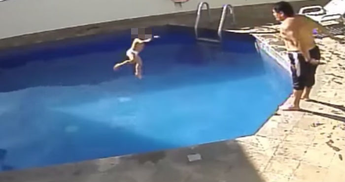 video-hombre-ahoga-a-su-hijastra-de-tres-anos-en-la-piscina-de-un-hotel