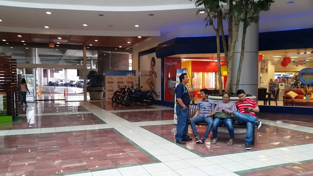 Empresarios presionan para abrir los centros comerciales pese a pandemia de COVID19 empresarios-presionan-para-abrir-los-centros-comerciales-pese-a-pandemia-de-covid19