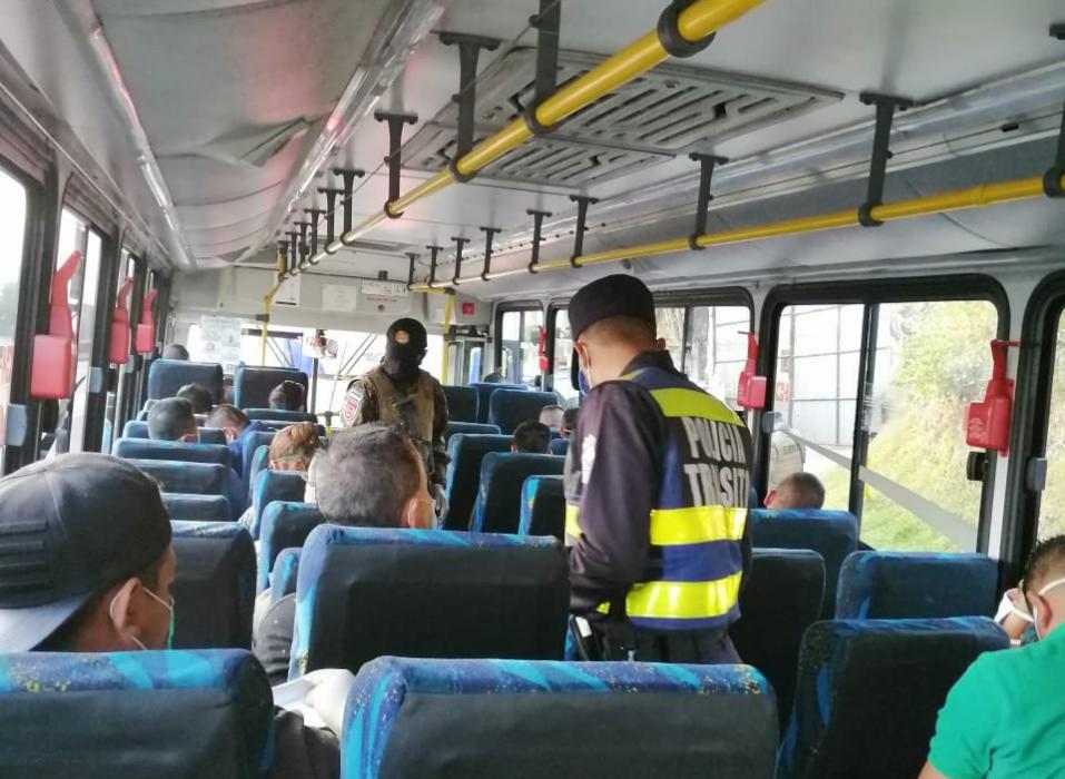 PNC realiza controles sanitarios preventivos en el transporte público pnc-realiza-controles-sanitarios-preventivos-en-el-transporte-publico