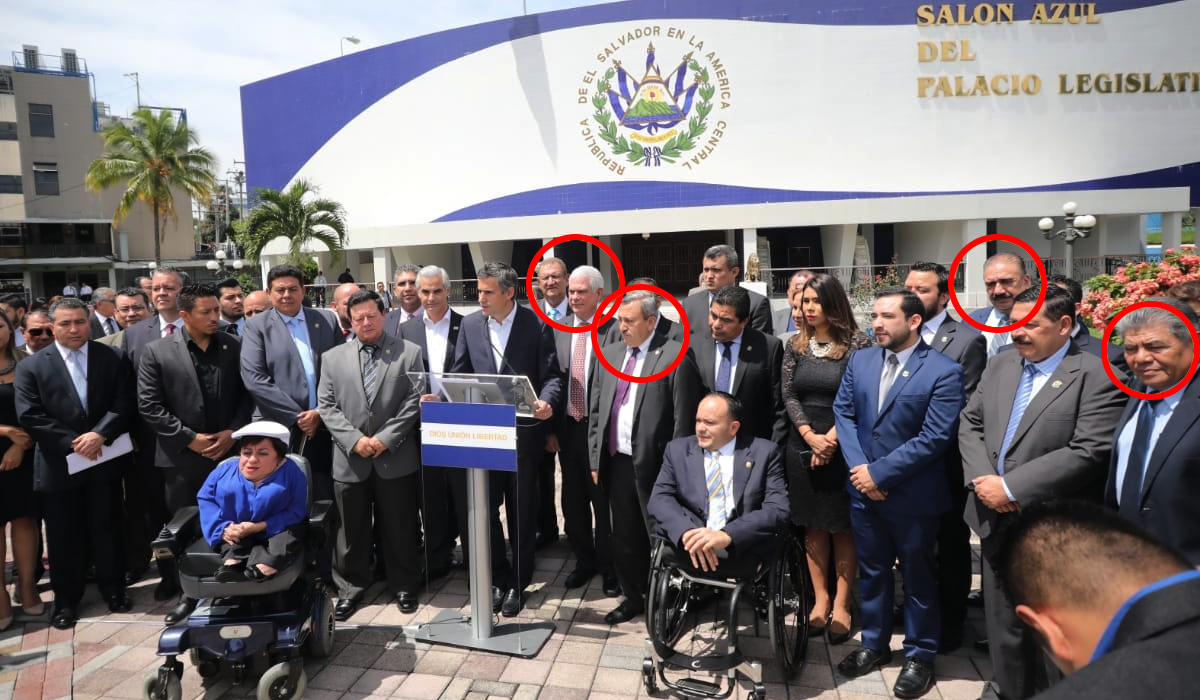 “Complicado presentar piezas anticorrupción rodeado de diputados señalados por corruptos” complicado-presentar-piezas-anticorrupcion-rodeado-de-diputados-senalados-por-corruptos