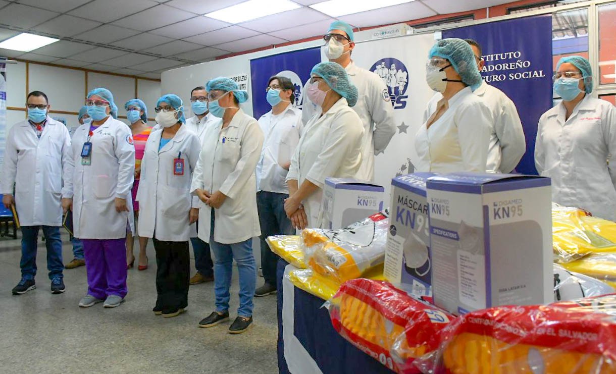 hospital-medico-quirurgico-y-oncologico-reciben-equipo-de-proteccion-y-bioseguridad