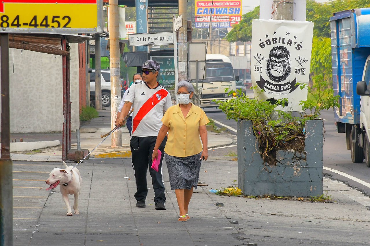 salvadorenos-continuan-exponiendose-al-coronavirus-y-atentando-contra-la-salud-publica