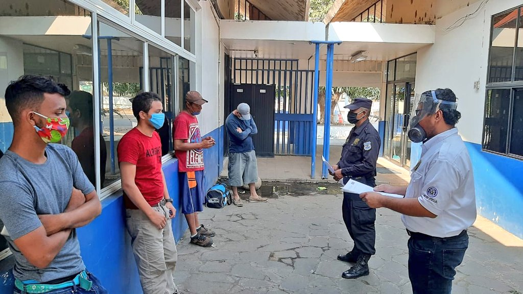 Sorprenden a 4 hondureños y 2 nicaragüenses cruzando punto ciego para ingresar a El Salvador sorprenden-a-4-hondurenos-y-2-nicaraguenses-cruzando-punto-ciego-para-ingresar-a-el-salvador