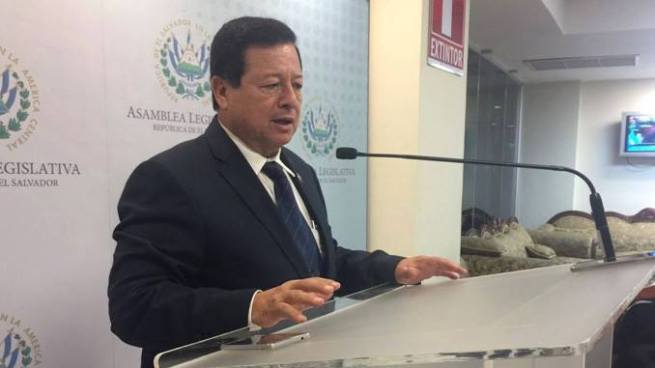 Diputado del PCN dice que su partido está de acuerdo en que se aplace el acto de aniversario de Toma de Posesión diputado-del-pcn-dice-que-su-partido-esta-de-acuerdo-en-que-se-aplace-el-acto-de-aniversario-de-toma-de-posesion