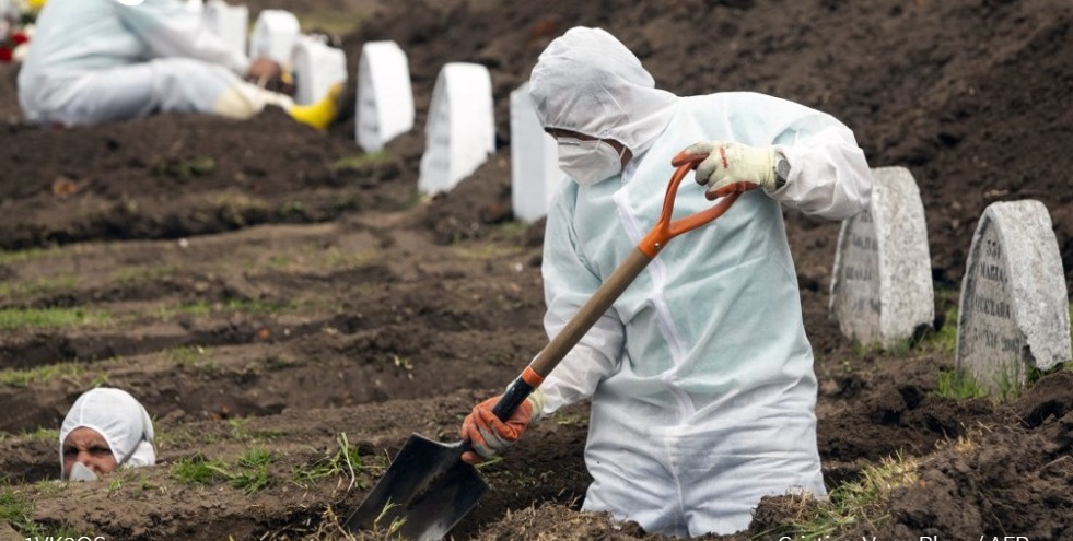 Ecuador cava cientos de tumbas ante aumento de muertes a causa del coronavirus ecuador-cava-cientos-de-tumbas-ante-aumento-de-muertes-a-causa-del-coronavirus