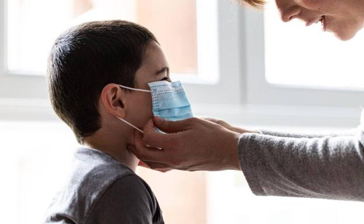 OMS recomienda que niños mayores de 11 años usen mascarillas en las mismas condiciones que los adultos oms-recomienda-que-ninos-mayores-de-11-anos-usen-mascarillas-en-las-mismas-condiciones-que-los-adultos