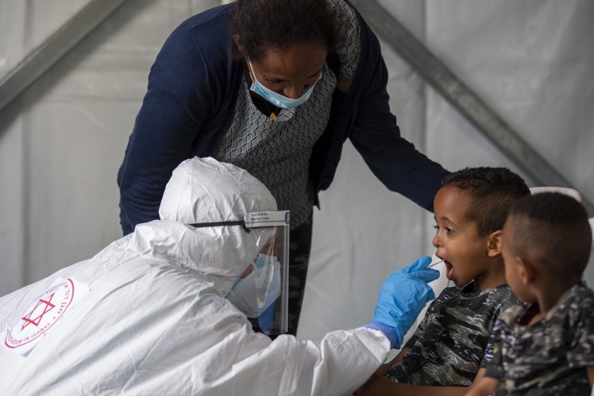 Israel desarrolla una prueba que detecta el coronavirus a través de la saliva, en menos de un segundo israel-desarrolla-una-prueba-que-detecta-el-coronavirus-a-traves-de-la-saliva-en-menos-de-un-segundo