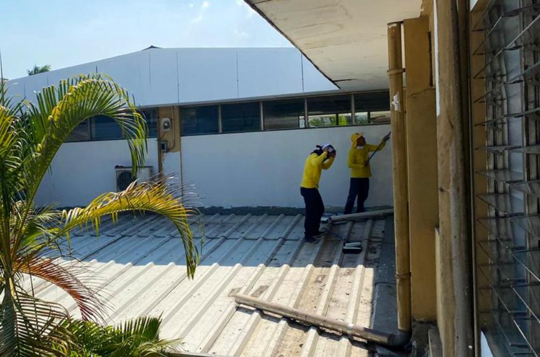 Personal del MOP realiza mantenimiento en los centros de cuarentena personal-del-mop-realiza-mantenimiento-en-los-centros-de-cuarentena