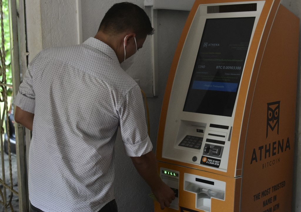 Empresarios de criptomonedas proyectan importar 14 cajeros con la visión de instalar uno por departamento empresarios-de-criptomonedas-proyectan-importar-14-cajeros-con-la-vision-de-instalar-uno-por-departamento