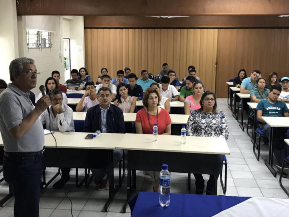 gobierno-beneficia-con-becas-a-hijos-de-victimas-de-el-mozote