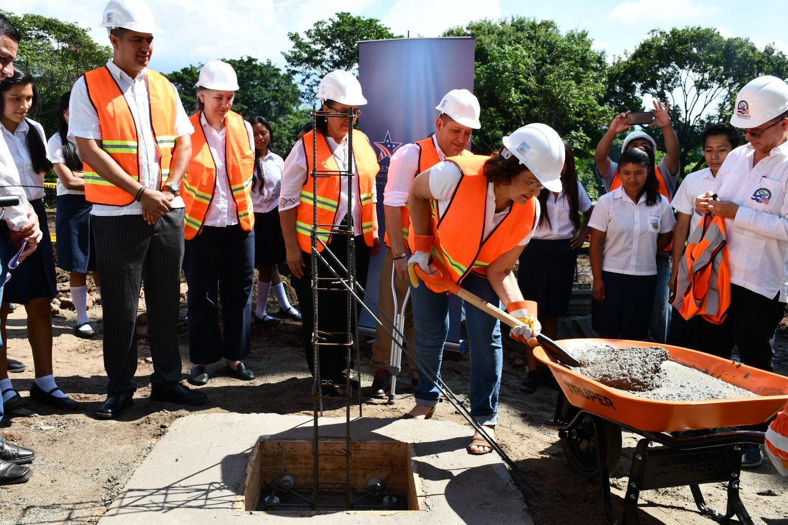 Gobierno coloca primera piedra para construir el Instituto Nacional de Nahuizalco gobierno-coloca-primera-piedra-para-construir-el-instituto-nacional-de-nahuizalco