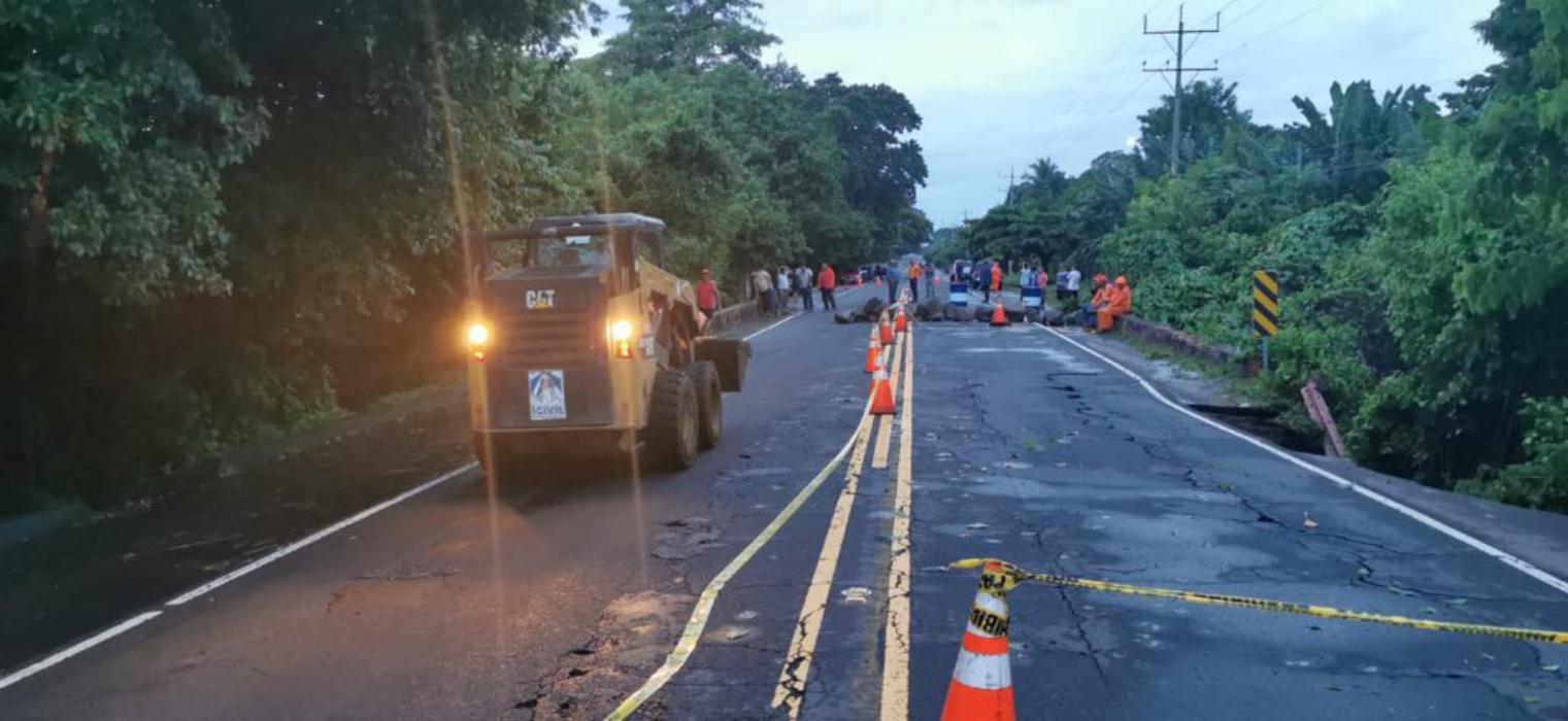 FOVIAL trabaja sin descanso para habilitar paso en Carretera El Litoral afectada por las lluvias fovial-trabaja-sin-descanso-para-habilitar-paso-en-carretera-el-litoral-afectada-por-las-lluvias