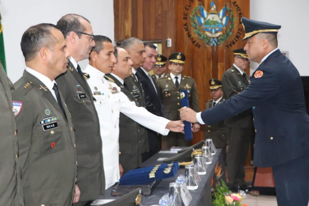 Fuerza Armada gradúa a oficiales en Conducción Estratégica Militar fuerza-armada-gradua-a-oficiales-en-conduccion-estrategica-militar