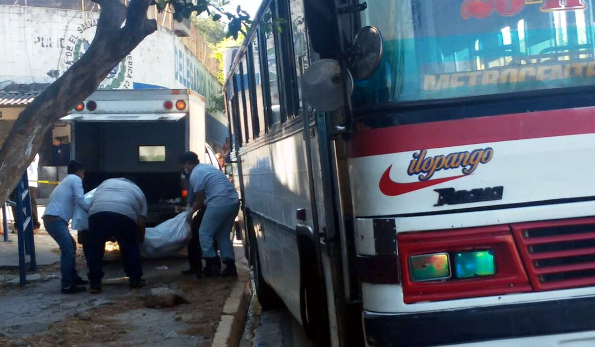 mareros-asesinan-a-un-hombre-al-interior-de-un-bus-de-la-ruta-29-h