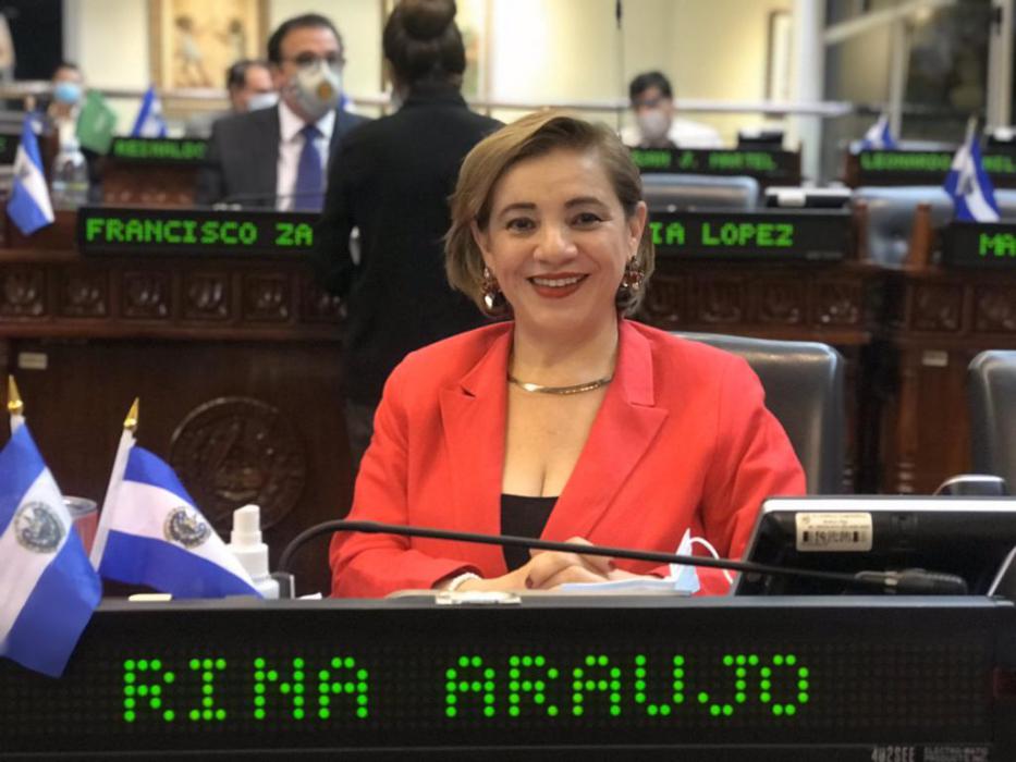 Contrario a lo requerido en su cargo, diputada del FMLN declara que "no es muy buena en leyes" contrario-a-lo-requerido-en-su-cargo-diputada-del-fmln-declara-que-no-es-muy-buena-en-leyes