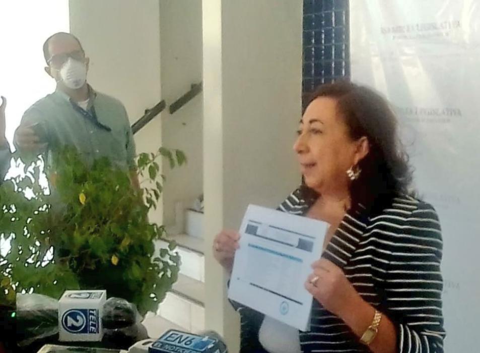 Diputada Yanci Urbina viola medidas sanitarias en medio de pandemia de COVID19 diputada-yanci-urbina-viola-medidas-sanitarias-en-medio-de-pandemia-de-covid19