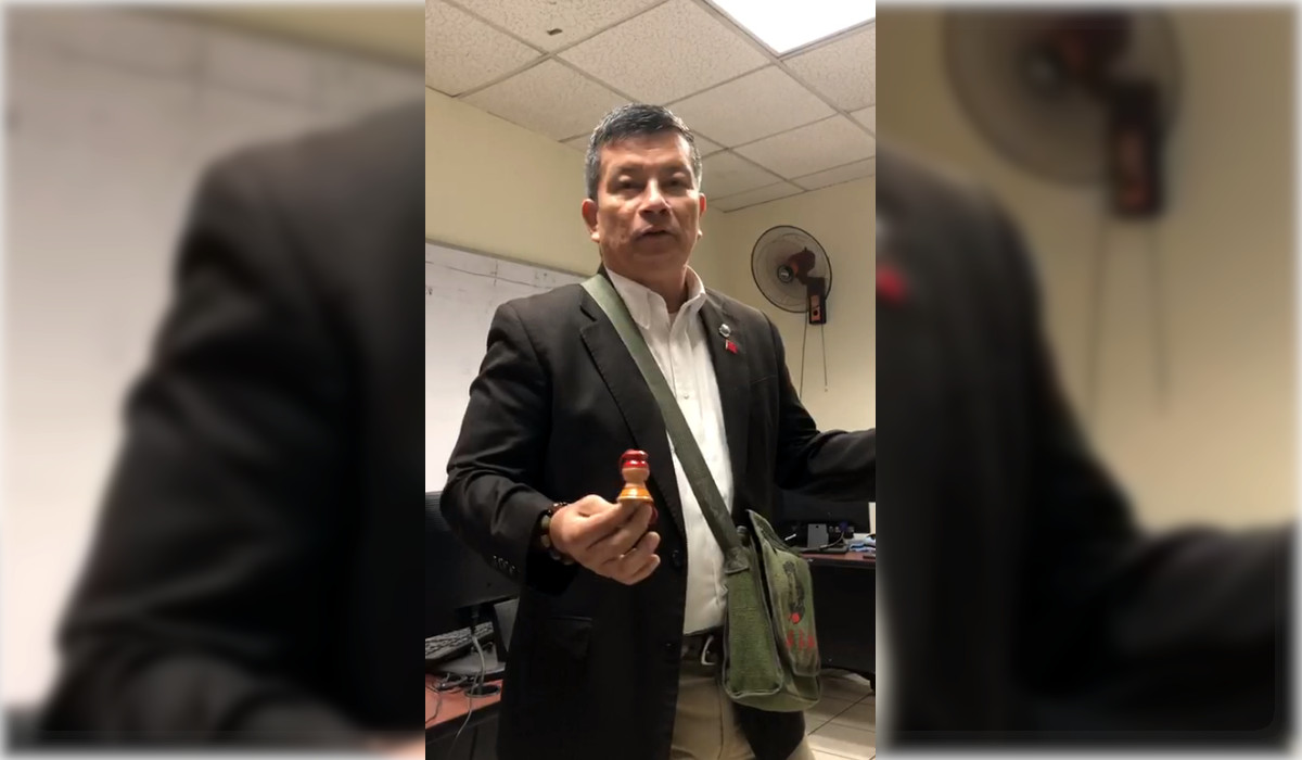 FMLN propone implementar el capirucho en lugar del celular fmln-propone-implementar-el-capirucho-en-lugar-del-celular