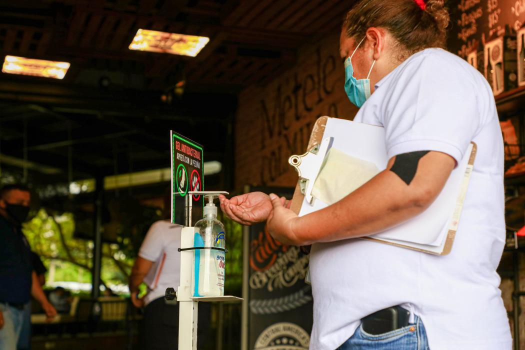 FOSALUD verifica cumplimiento de medidas sanitarias en bares y restaurantes fosalud-verifica-cumplimiento-de-medidas-sanitarias-en-bares-y-restaurantes