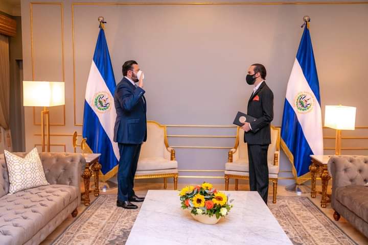 Cristian Flores es juramentado por el Presidente Bukele como Subcomisionado Presidencial para Asuntos Estratégicos cristian-flores-es-juramentado-por-el-presidente-bukele-como-subcomisionado-presidencial-para-asuntos-estrategicos