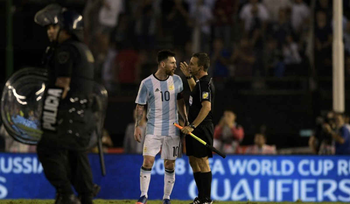 messi-es-suspendido-cuatro-partidos-por-insultar-a-un-arbitro-y-no-jugara-ante-bolivia