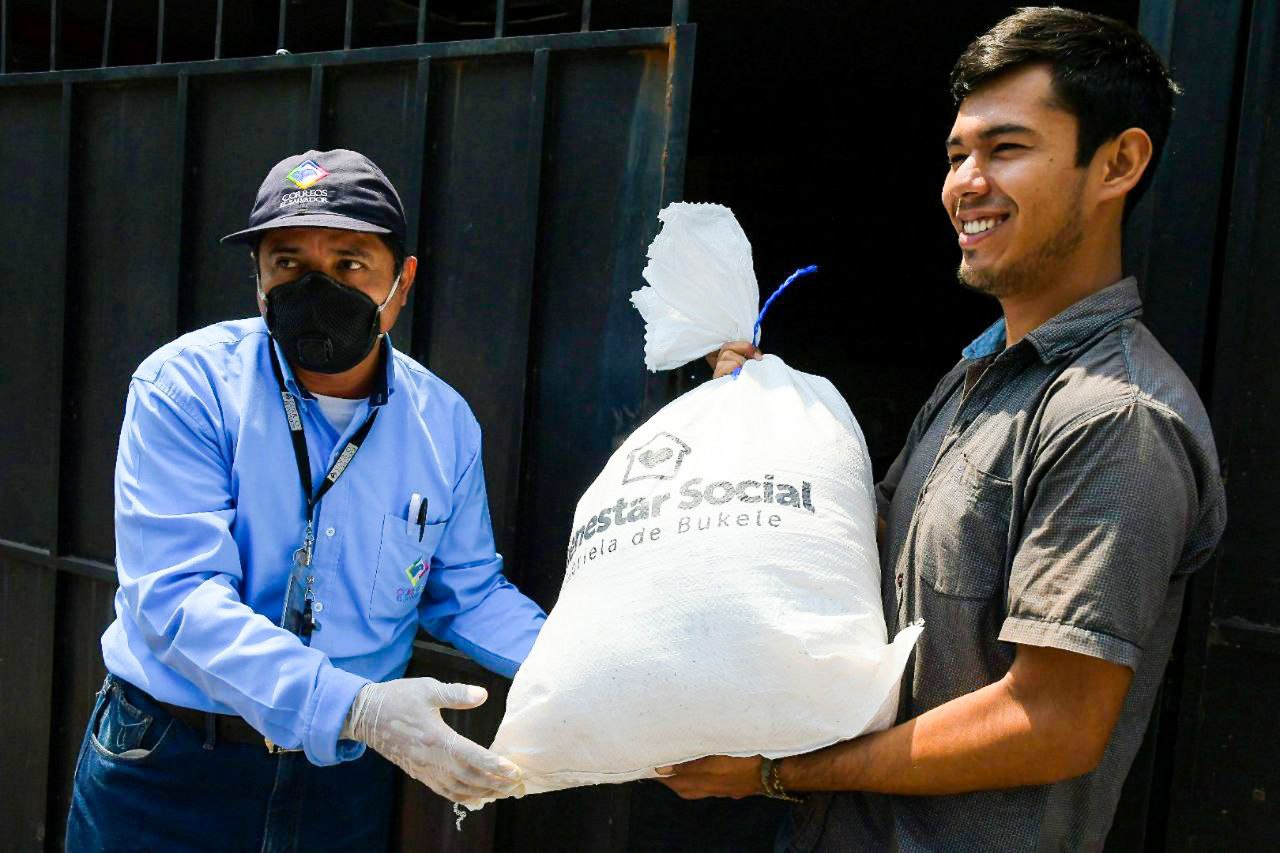 Artistas circenses y urbanos reciben ayuda alimentaria por parte del despacho de la Primera Dama artistas-circenses-y-urbanos-reciben-ayuda-alimentaria-por-parte-del-despacho-de-la-primera-dama