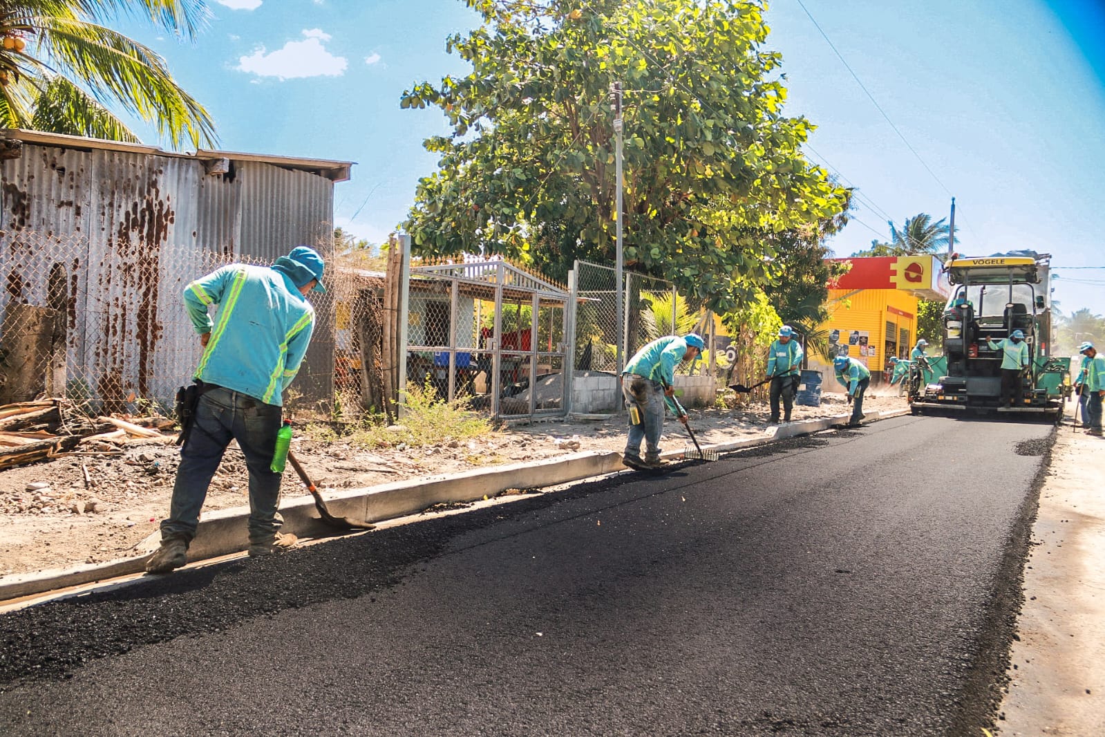 miles-de-salvadorenos-se-ven-beneficiados-por-proyectos-de-la-dom