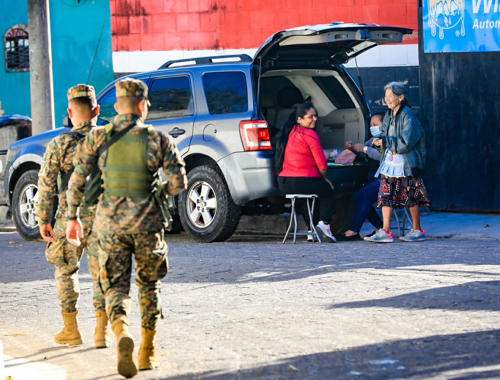 salvadorenos-se-muestran-agradecidos-por-el-confinamiento-de-terroristas