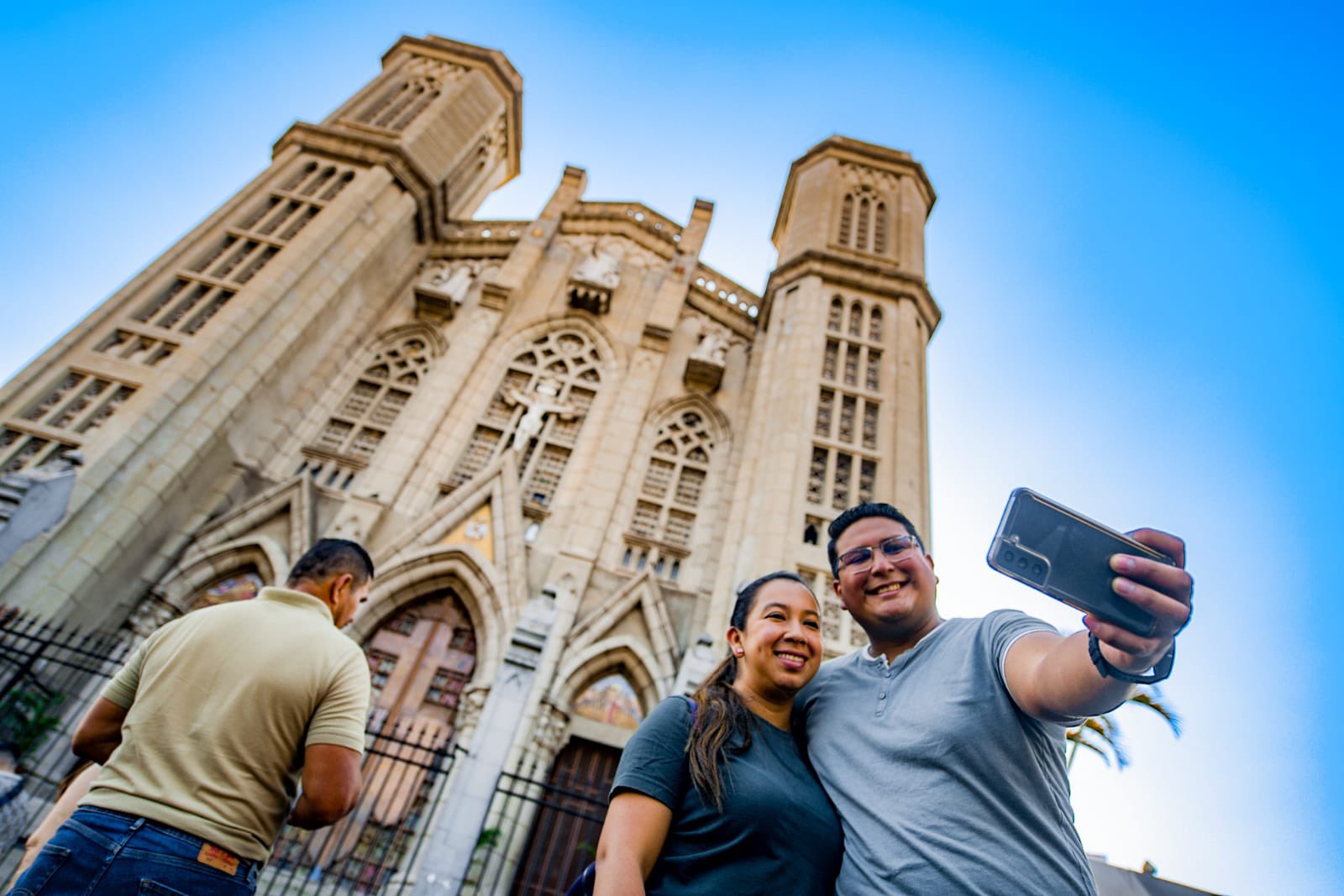 se-espera-que-mas-de-500-mil-turistas-visiten-el-centro-historico-de-san-salvador-en-semana-santa