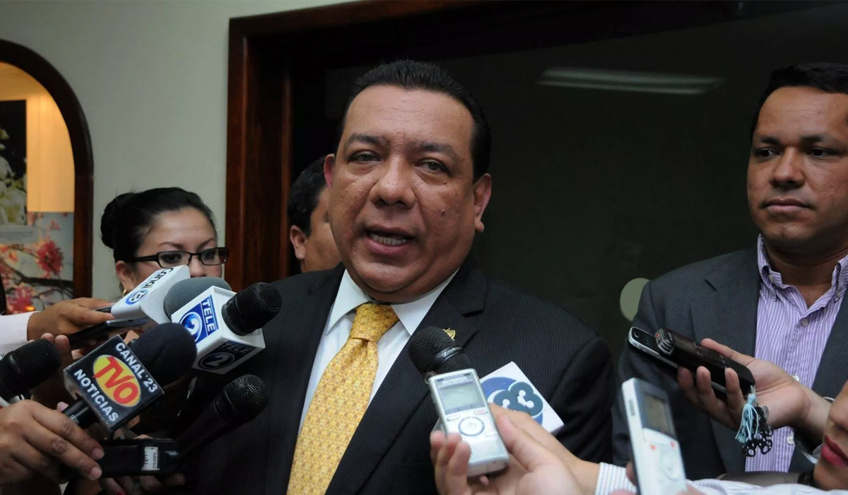 “Como ARENA sabe que va a perder las elecciones quieren gobernar desde la Sala de lo Constitucional” como-arena-sabe-que-va-a-perder-las-elecciones-quieren-gobernar-desde-la-sala-de-lo-constitucional
