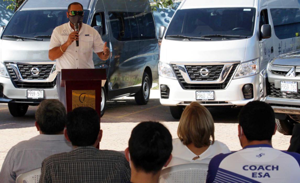 INDES entrega flota de vehículos a 10 federaciones como apoyo al deporte nacional indes-entrega-flota-de-vehiculos-a-10-federaciones-como-apoyo-al-deporte-nacional