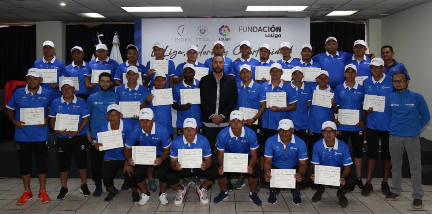 indes-certifica-a-entrenadores-de-futbol-para-iniciar-escuelas-con-la-liga