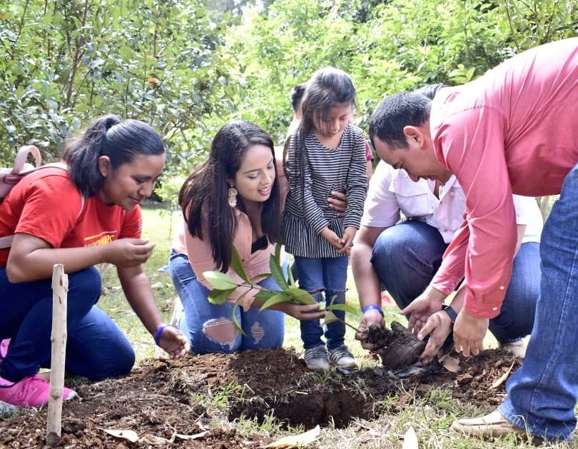 INJUVE lanza el programa “Más Verde”, en Ahuachapán injuve-lanza-el-programa-mas-verde-en-ahuachapan