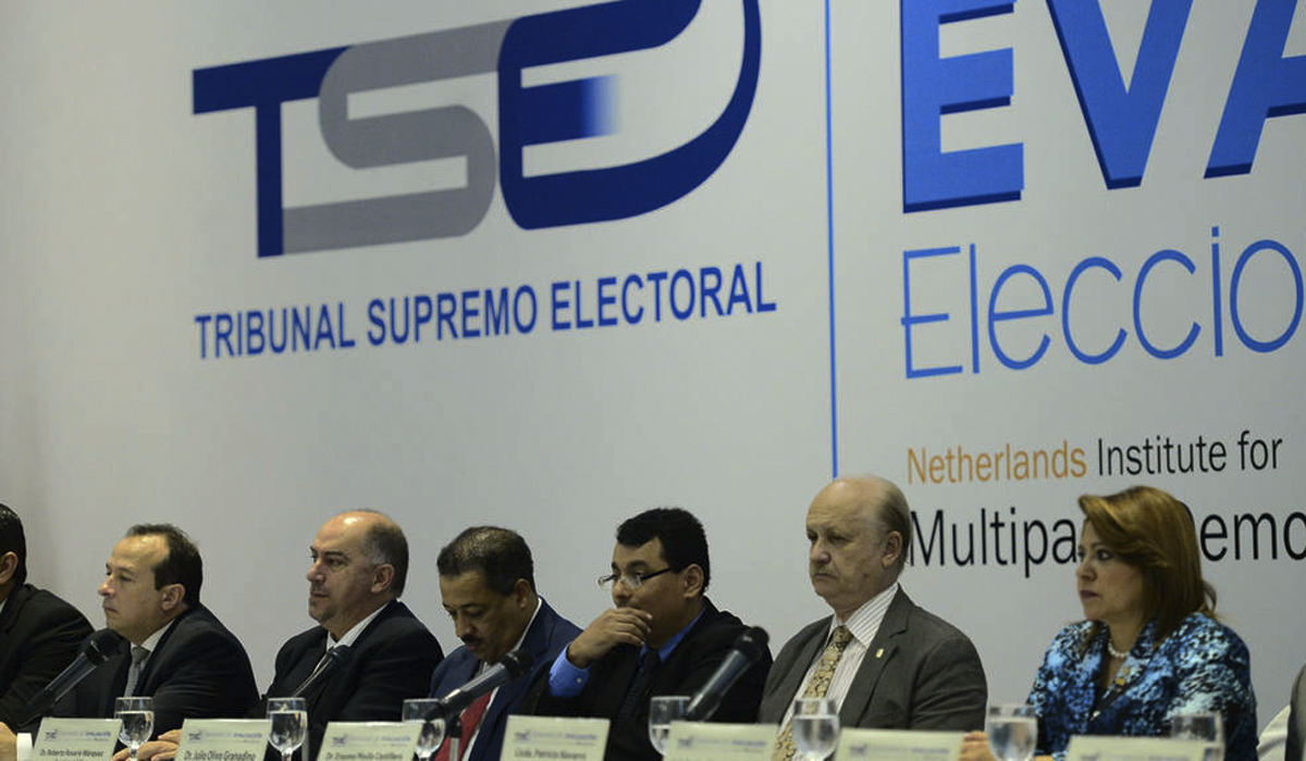 8-de-cada-10-salvadorenos-desconfian-del-proceso-electoral-del-proximo-04-de-marzo