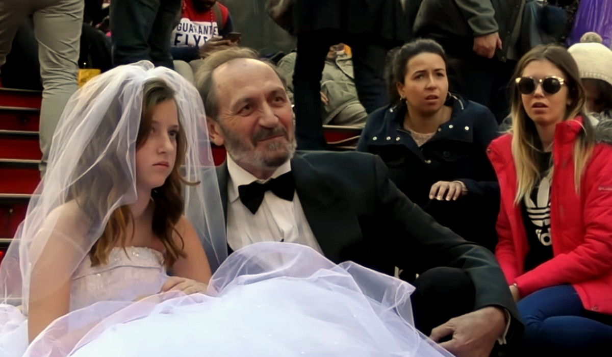 video-boda-de-anciano-y-nina-de-12-anos-causa-indignacion-en-nueva-york