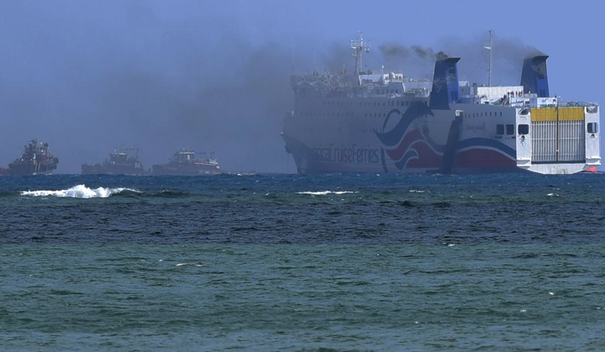 se-incendia-crucero-en-puerto-rico-con-mas-de-500-personas-a-bordo