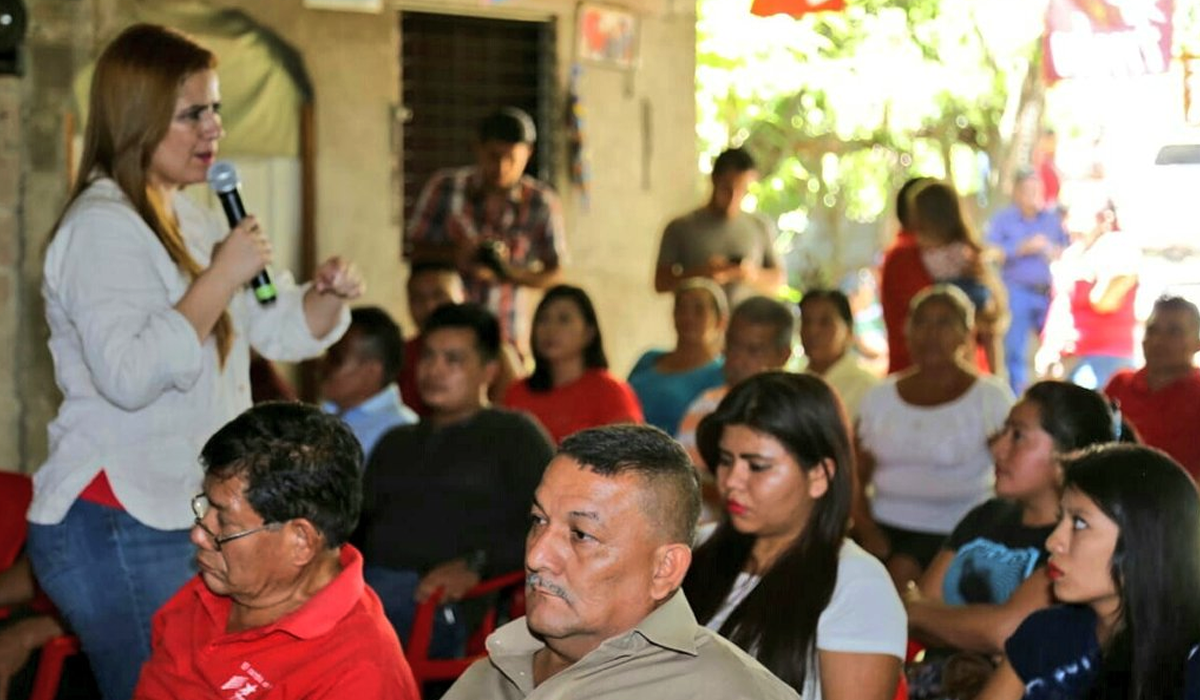 Humillan a candidata del FMLN y le dicen que los “gobiernos del cambio” no han ayudado a la gente humillan-a-candidata-del-fmln-y-le-dicen-que-los-gobiernos-del-cambio-no-han-ayudado-a-la-gente