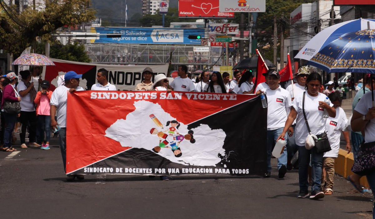 sindicatos-despidieron-al-gobierno-del-fmln-con-criticas-en-las-marchas-de-1-de-mayo