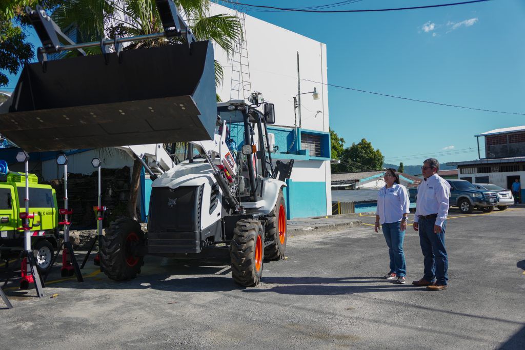 asa-entrega-a-anda-mas-de-800000-en-equipo-para-fortalecer-la-infraestructura-hidrica-del-pais