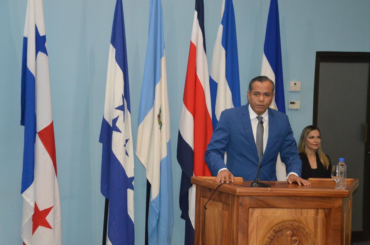 bcie-destaca-formacion-academica-regional-en-graduacion-de-posgrados-del-icap