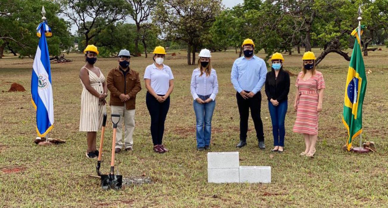 colocan-primera-piedra-para-construir-embajada-de-el-salvador-en-brasil